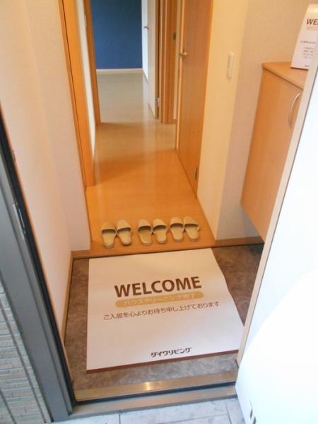 エレガンテＡの玄関画像