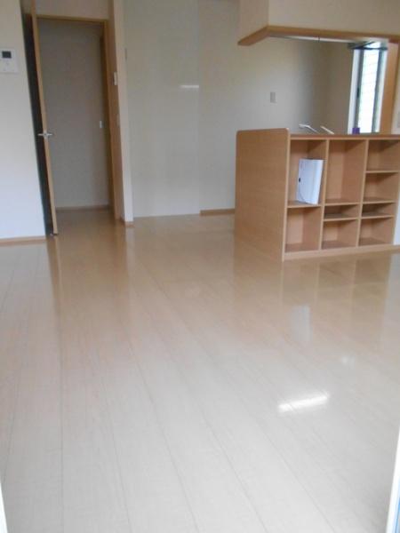 エレガンテＡのリビング画像