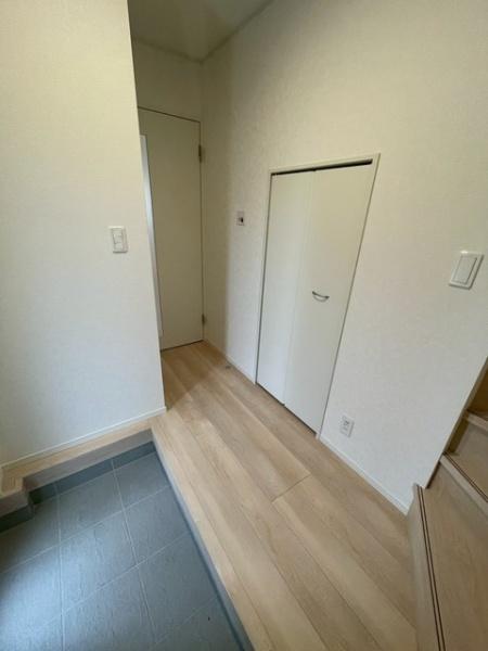 クレイドルガーデン上尾市大谷本郷第71号棟0001の玄関画像