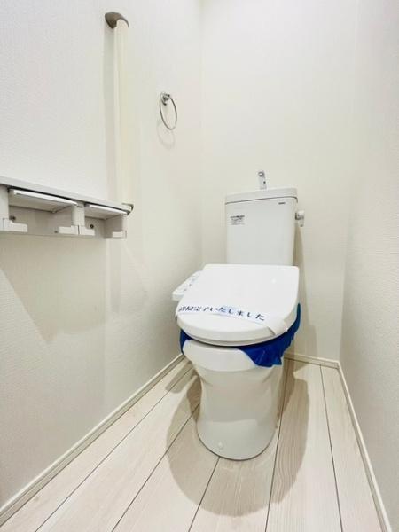 リナージュ北本市緑01のトイレ画像