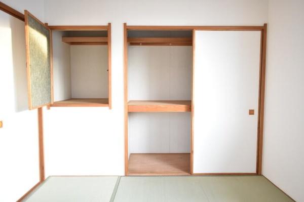 尾山台タウンハウスＤの収納画像
