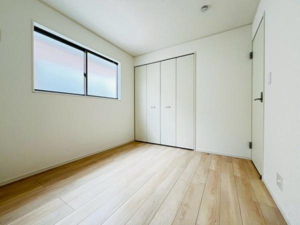 クレイドルガーデン上尾市大谷本郷第８　５号棟１の洋室画像