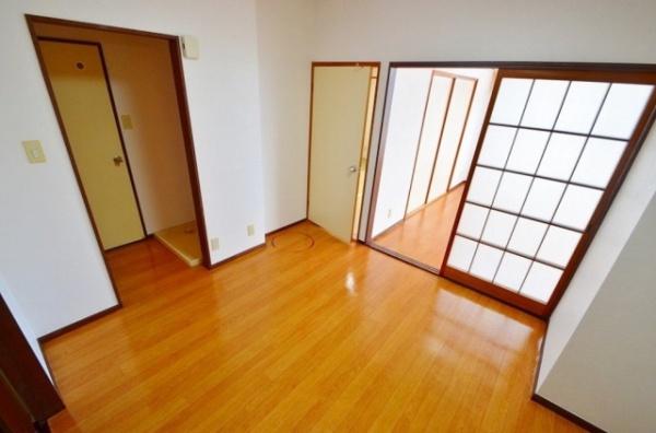ベルウッド鴻巣B棟のリビング画像