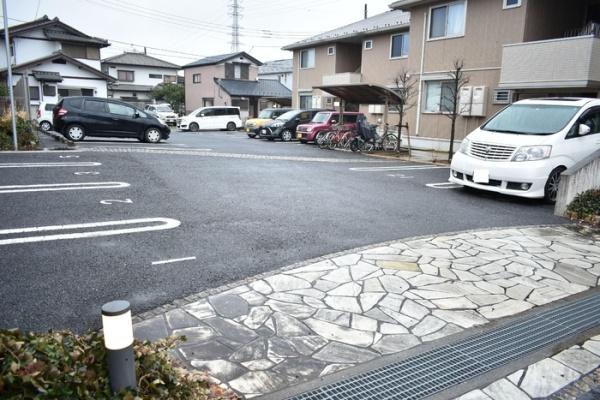 ヴューテラスＡの駐車場画像