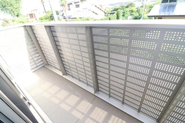 ファミーユ　Ｔのバルコニー画像