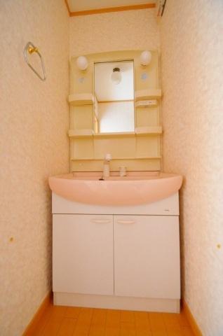 ヨーロピアンシャレーＳＡＫＡＥの洗面台・洗面所画像