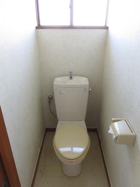 秋山レジデンスのトイレ画像