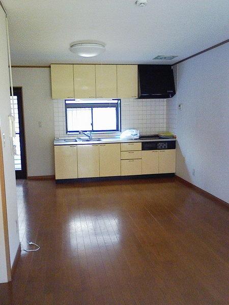 上尾市愛宕戸建て貸家のリビング画像