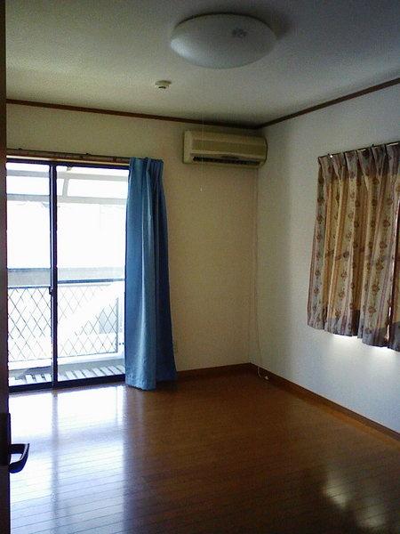 上尾市愛宕戸建て貸家の洋室画像