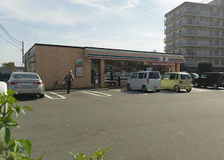 上尾市本町土地のコンビニ画像