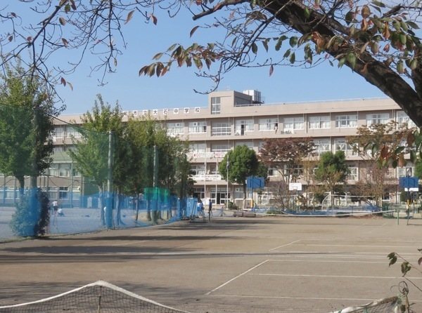 平倉アパートの中学校画像
