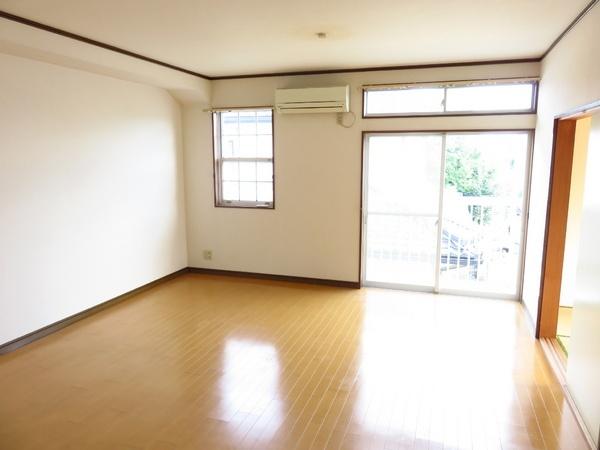 サンパーク浅間台のリビング画像