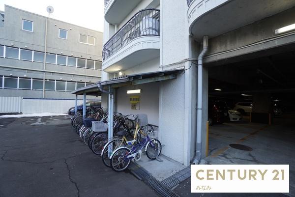 シャンボール石名坂の駐車場画像