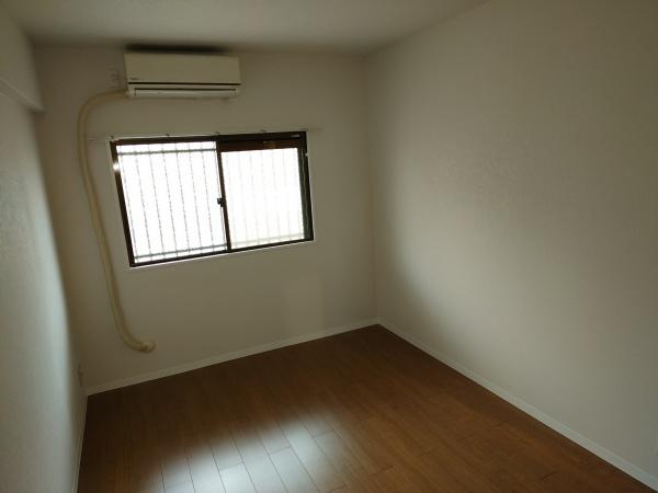 生駒市俵口町のマンションの洋室画像