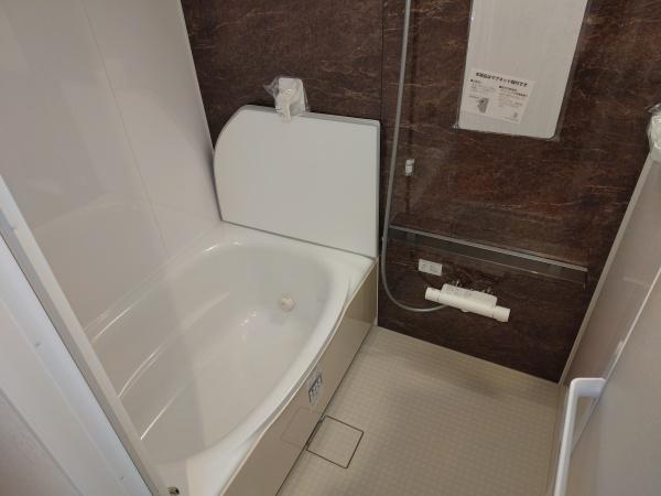 生駒市俵口町のマンションのバス画像