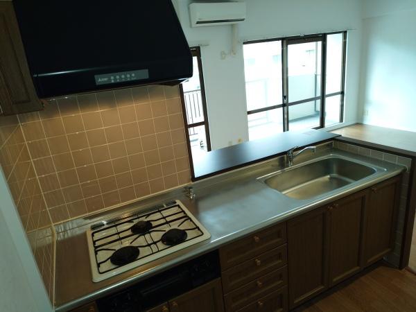 生駒市俵口町のマンションのリビング画像