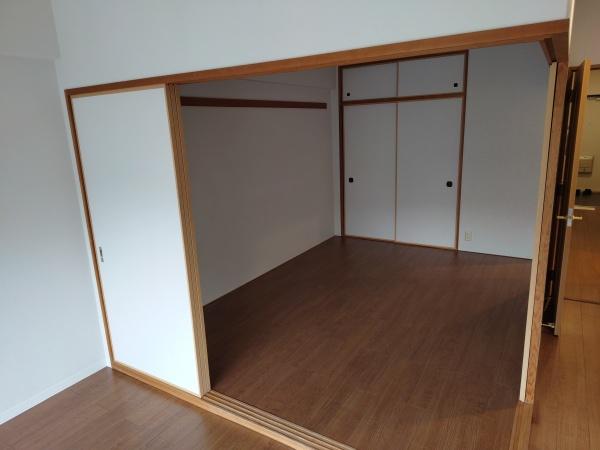 生駒市俵口町のマンションのリビング画像