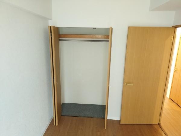 生駒市俵口町のマンションの収納画像