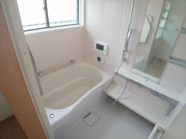 生駒市生駒台南の貸家のバス画像