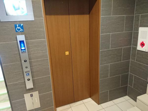 山田ビル　４階の玄関画像