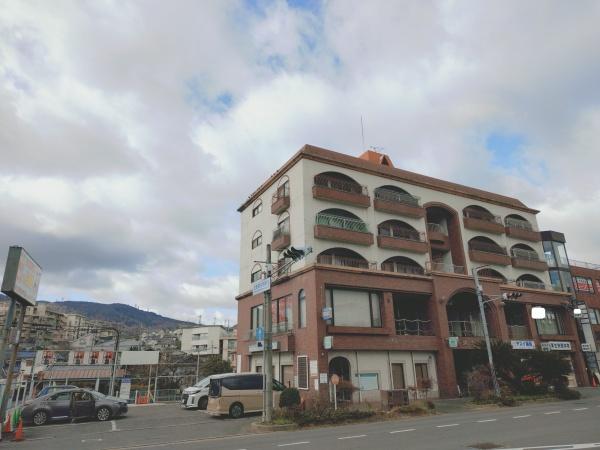 東生駒8番館の駐車場画像