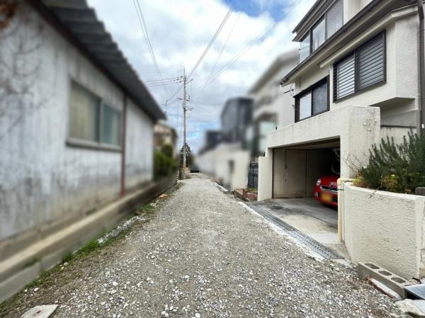 奈良市敷島町2丁目中古一戸建の前面道路含む現地写真画像