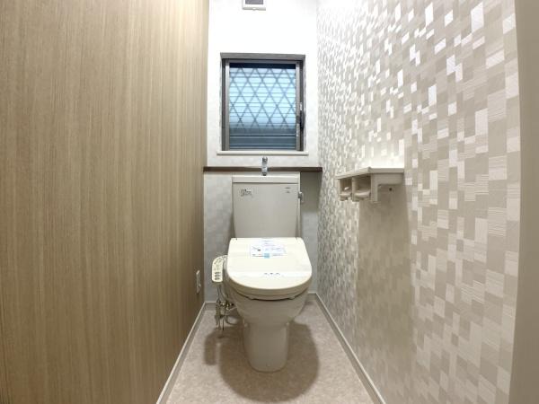 生駒市美鹿の台　中古一戸建のトイレ画像