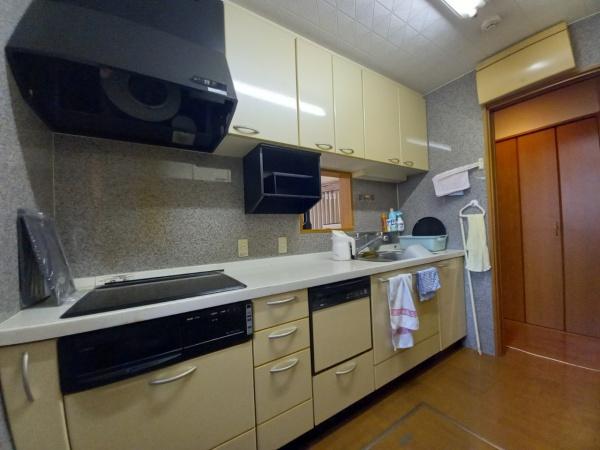 生駒市松美台　中古一戸建のキッチン画像