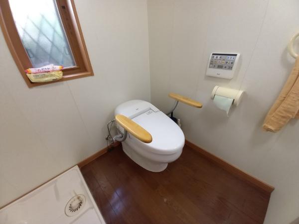 生駒市松美台　中古一戸建のトイレ画像
