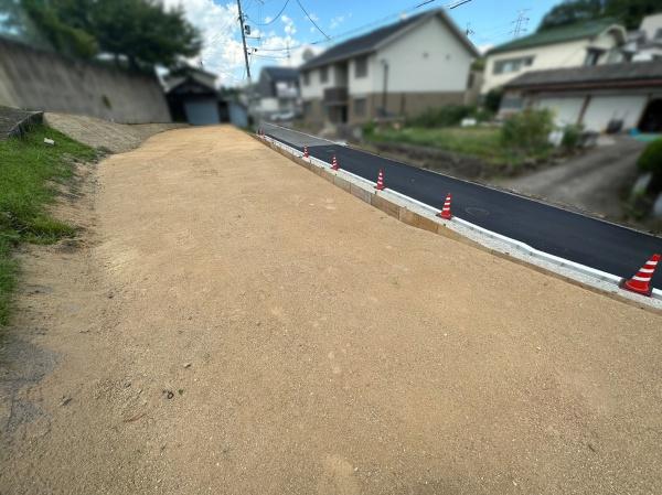 生駒市小明町の土地の前面道路含む現地写真画像