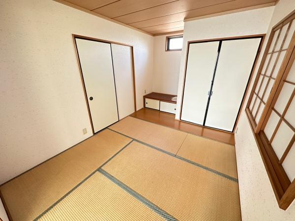 生駒市桜ケ丘の中古一戸建の和室画像