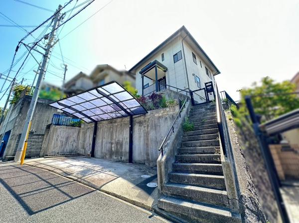 生駒市桜ケ丘の中古一戸建の外観画像
