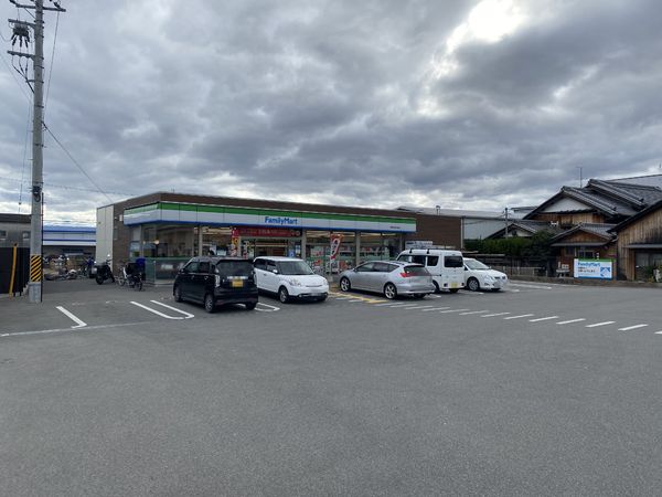 斑鳩町法隆寺東1丁目　1号地のコンビニ画像