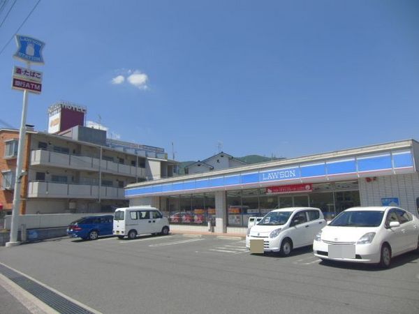 生駒市俵口町の中古テラスハウスのコンビニ画像