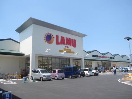 生駒市上町の中古一戸建のショッピング施設画像