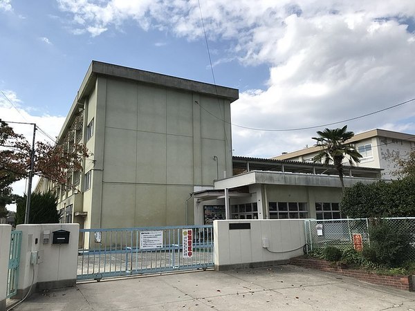奈良市宝来町　売土地　1区画【建築条件なし】の小学校画像
