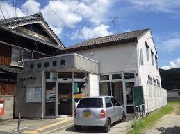 平群町大字梨本　中古一戸建の郵便局画像