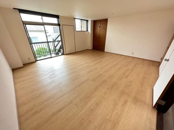 生駒市松美台の中古一戸建の洋室画像