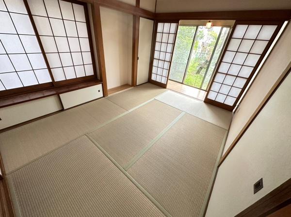 生駒市松美台の中古一戸建の和室画像