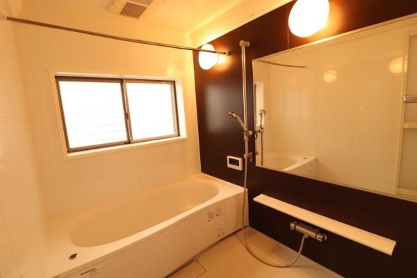 奈良市帝塚山１丁目の中古一戸建のバス画像