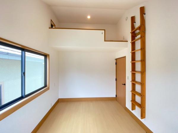 生駒市小明町の中古一戸建の洋室画像