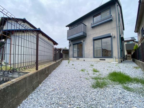 生駒市小明町の中古一戸建の庭画像