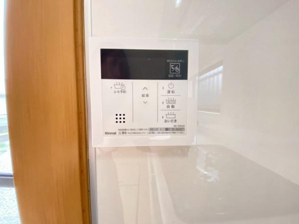 生駒市小明町の中古一戸建のバス画像