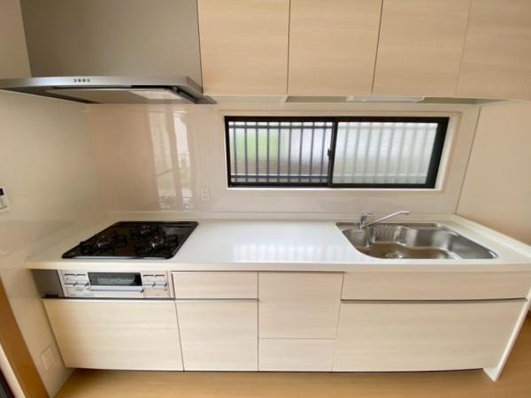 生駒市小明町の中古一戸建のキッチン画像