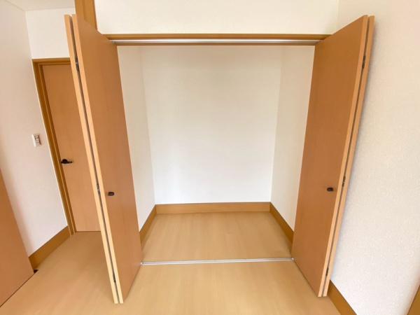 生駒市小明町の中古一戸建の収納画像