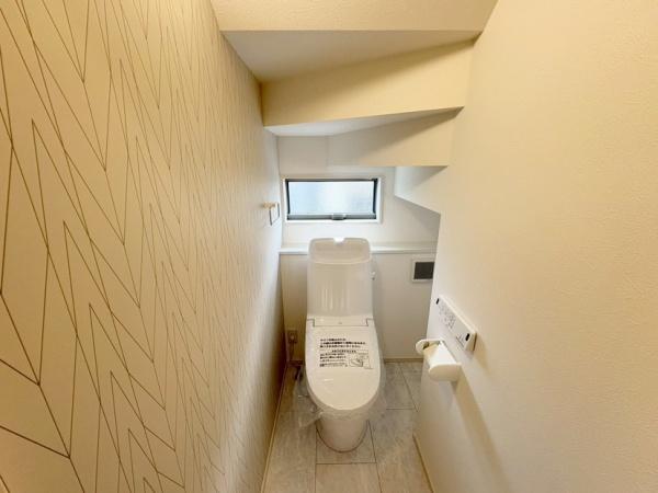 奈良市富雄北３丁目の新築一戸建のトイレ画像