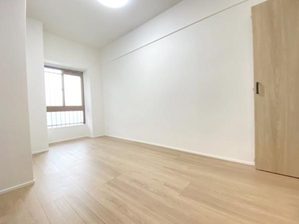 ラウンドヒルズ生駒Ｂ棟の洋室画像
