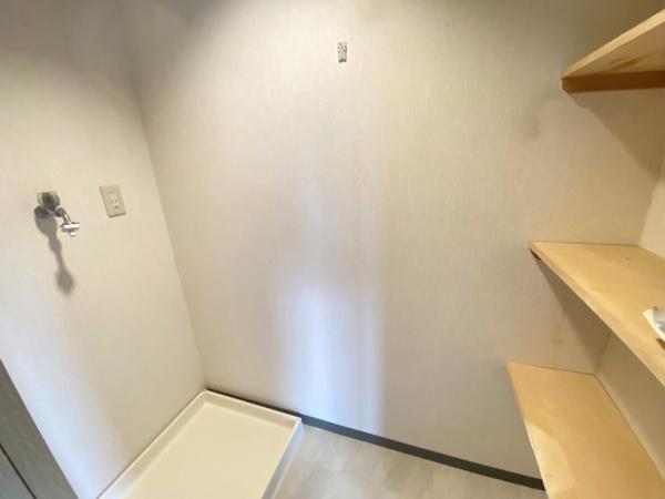 ロイヤルヒルズ富雄F棟の洗面台・洗面所画像
