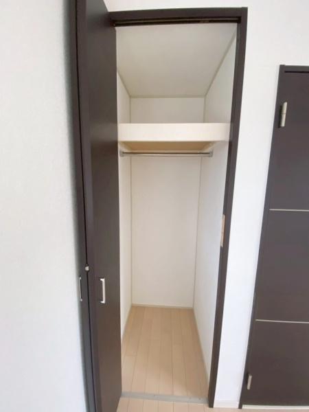 生駒市上町の中古一戸建の収納画像