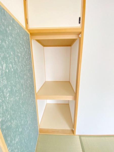 生駒市上町の中古一戸建の収納画像